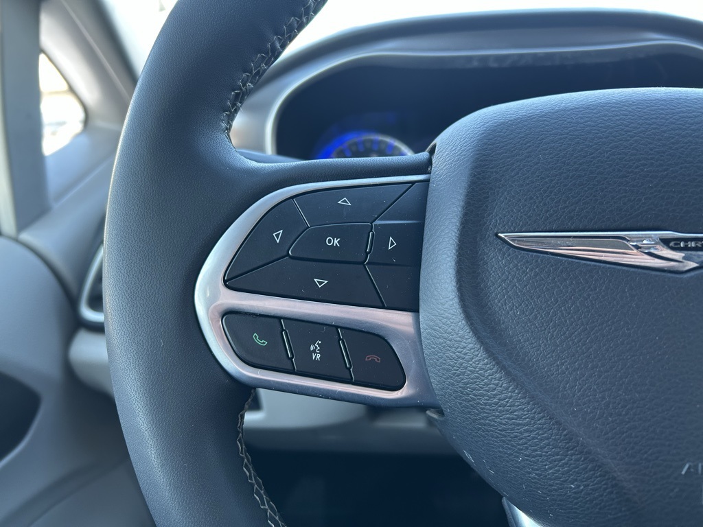 used 2023 Chrysler Pacifica car, priced at $25,712