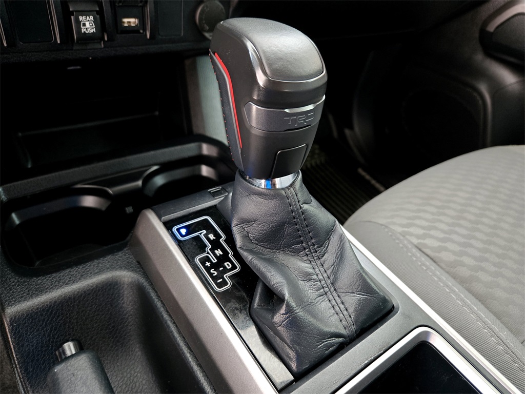 2021 Toyota Tacoma SR5 photo 22