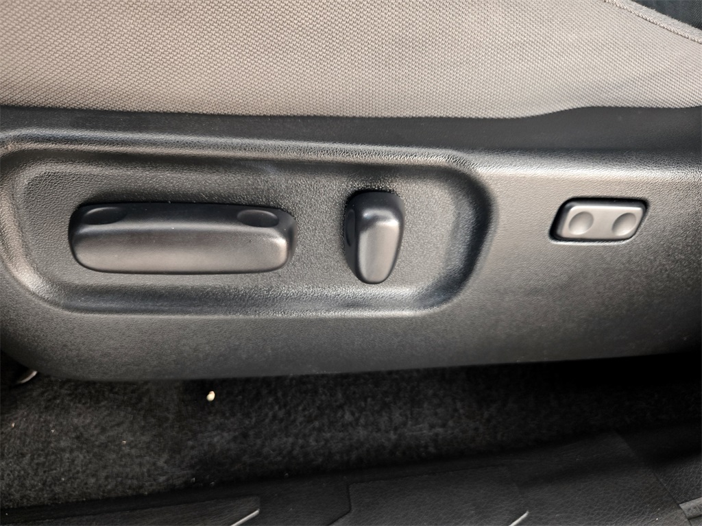 2021 Toyota Tacoma SR5 photo 25