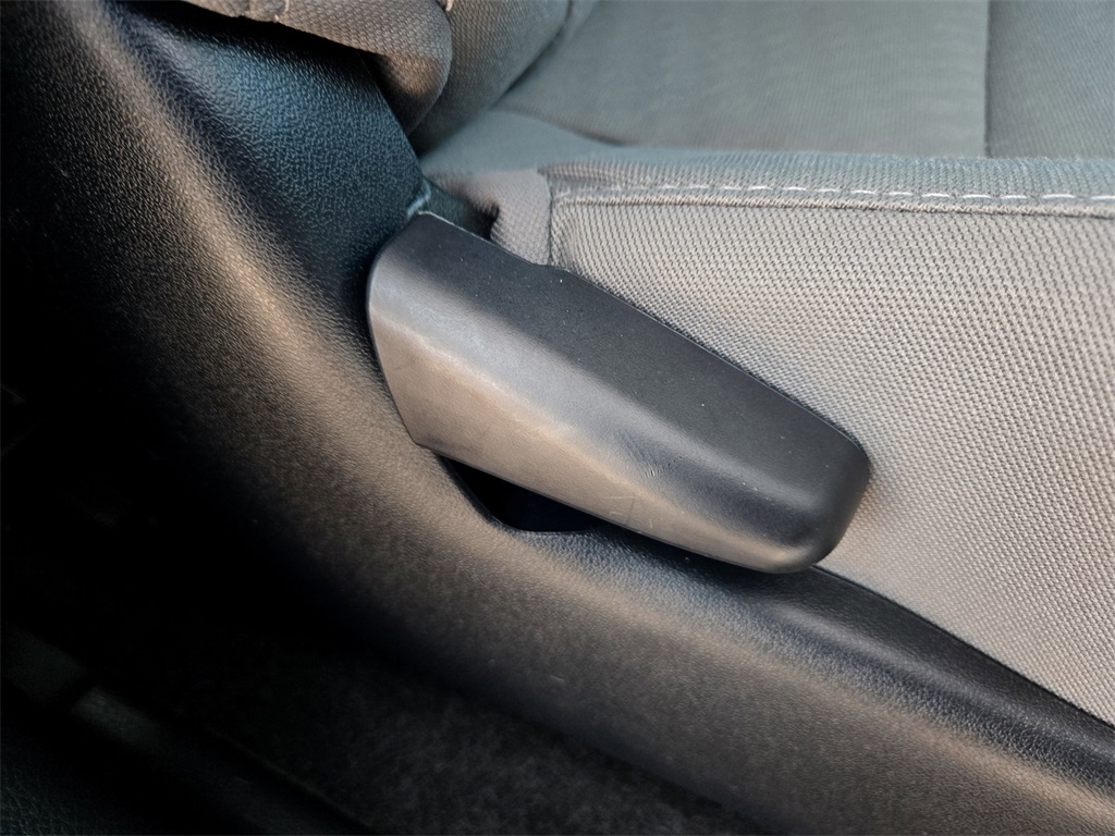 2021 Toyota Tacoma SR5 photo 27