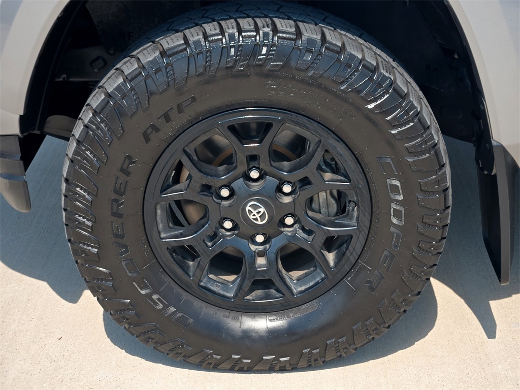 2021 Toyota Tacoma SR5 photo 9