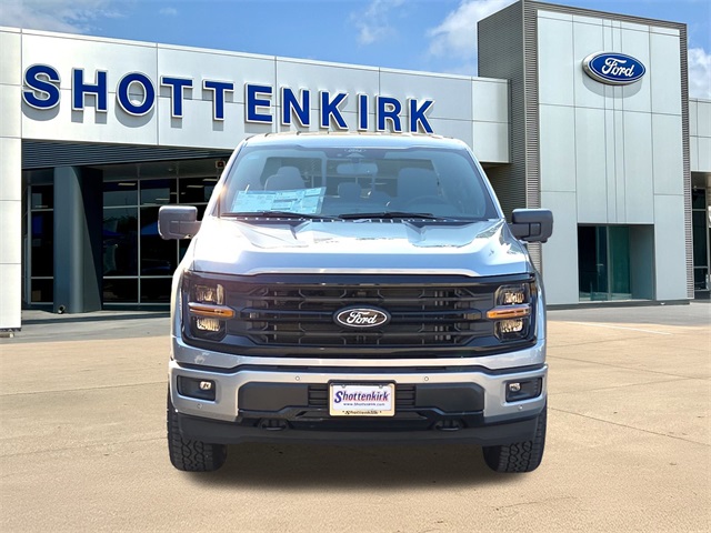 2025 Ford F-150 XLT photo 2