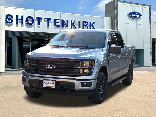 2025 Ford F-150 XLT photo 3