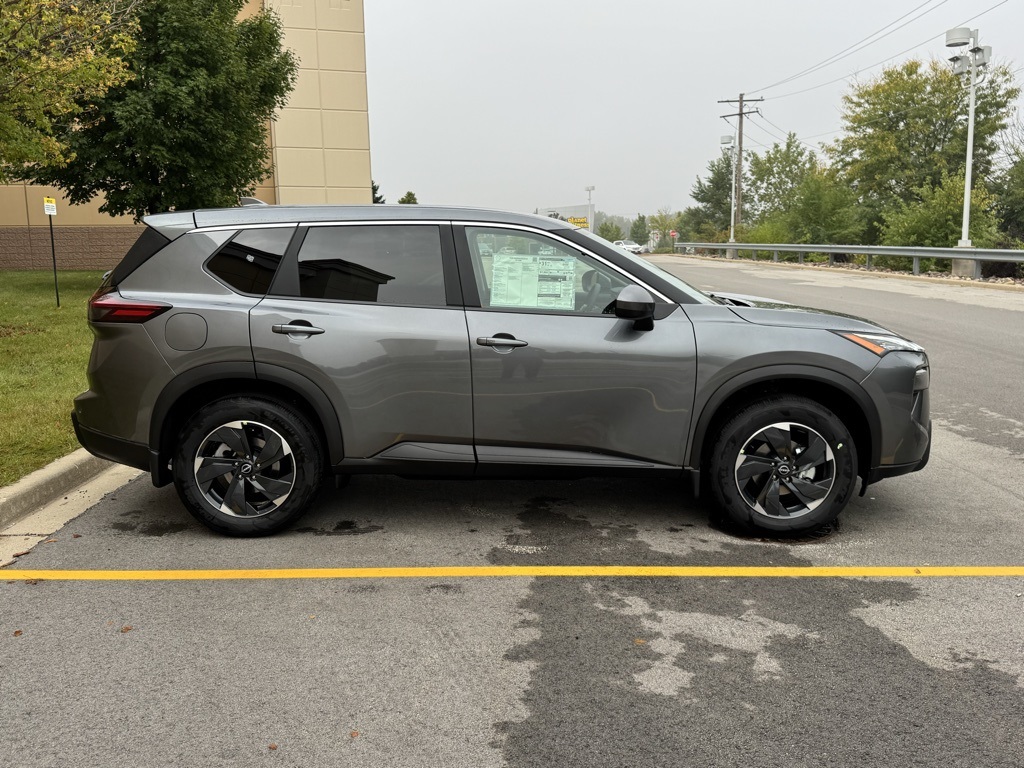 2026 Nissan Rogue SV photo 3