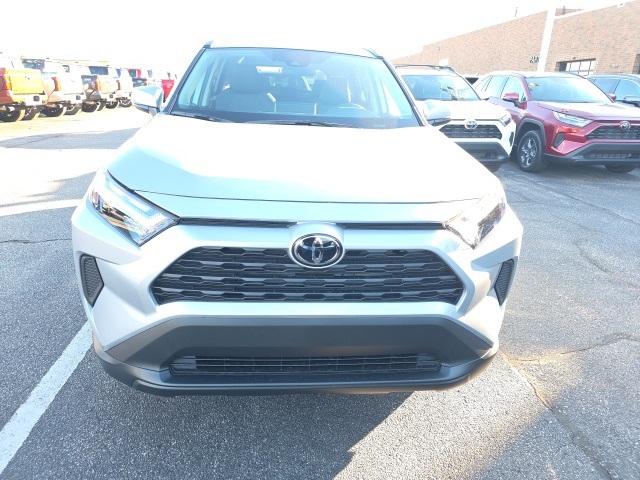 2025 Toyota RAV4 XLE photo 2