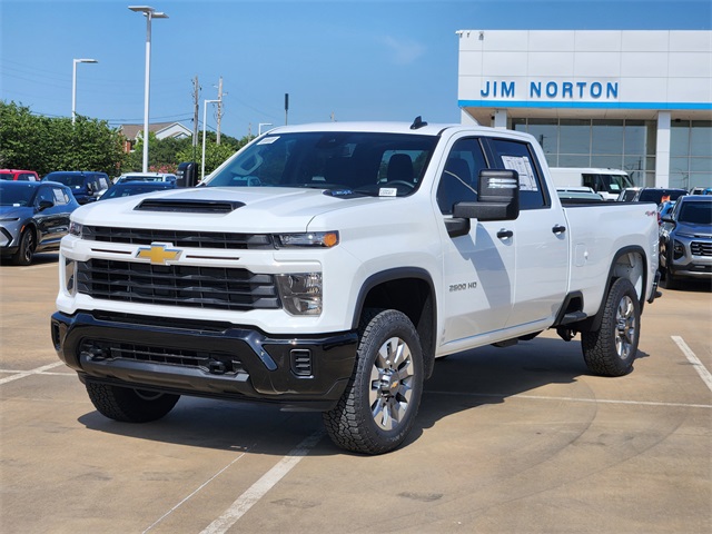 2025 Chevrolet Silverado 2500HD Custom photo 2