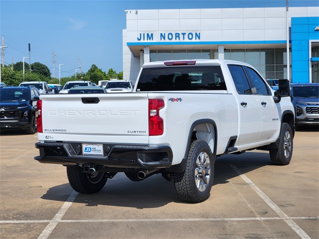 2025 Chevrolet Silverado 2500HD Custom photo 3
