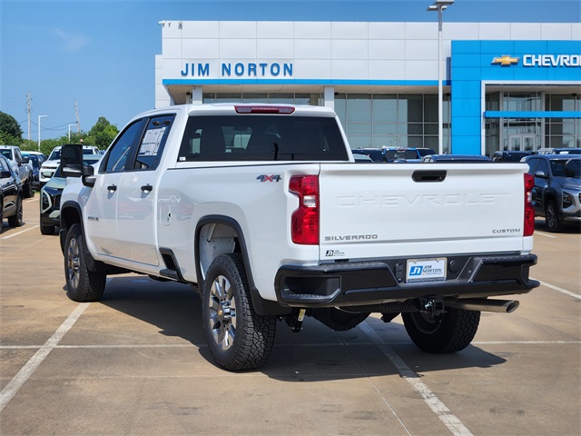 2025 Chevrolet Silverado 2500HD Custom photo 4