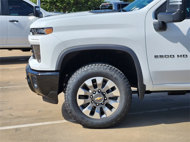 2025 Chevrolet Silverado 2500HD Custom photo 5