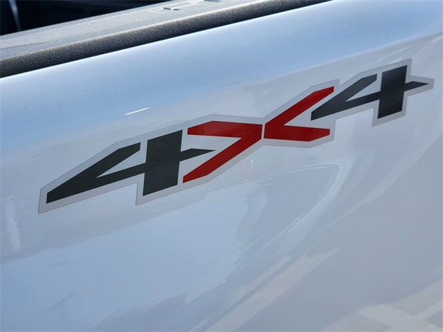 2025 Chevrolet Silverado 2500HD Custom photo 8