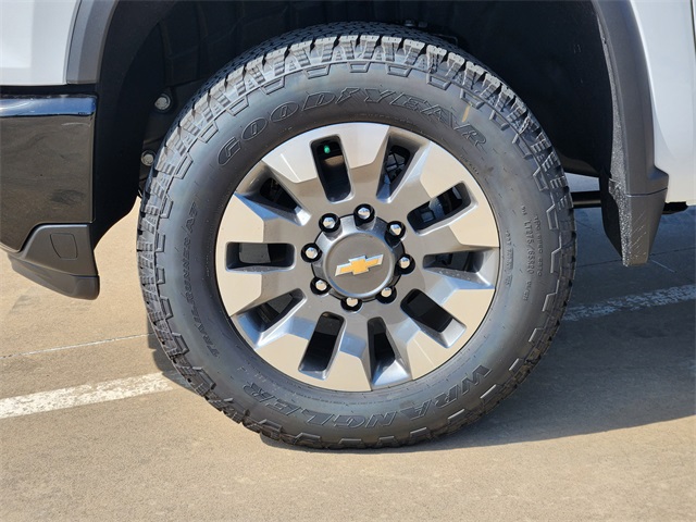 2025 Chevrolet Silverado 2500HD Custom photo 9