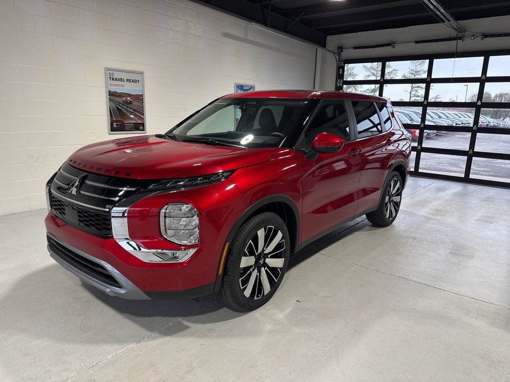 2026 Mitsubishi Outlander SE's photo