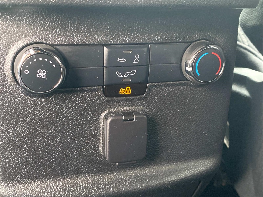 2018 Ford Explorer XLT photo 16