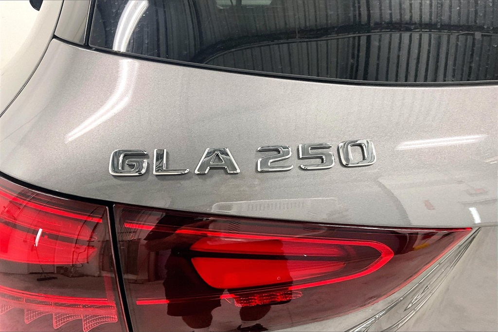 2025 Mercedes Benz GLA 250 photo 14