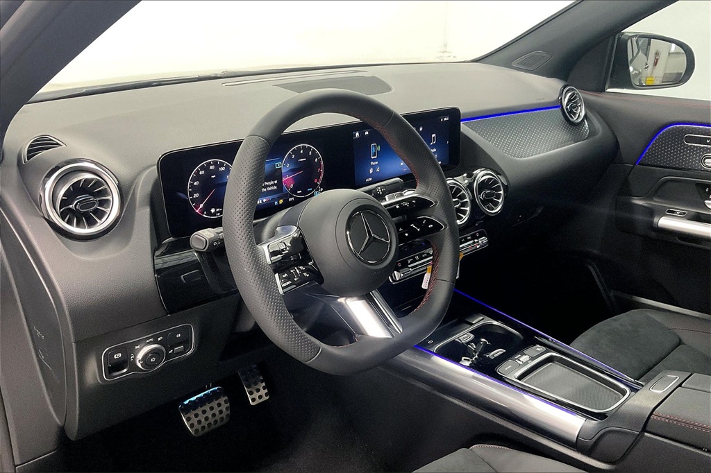 2025 Mercedes Benz GLA 250 photo 8