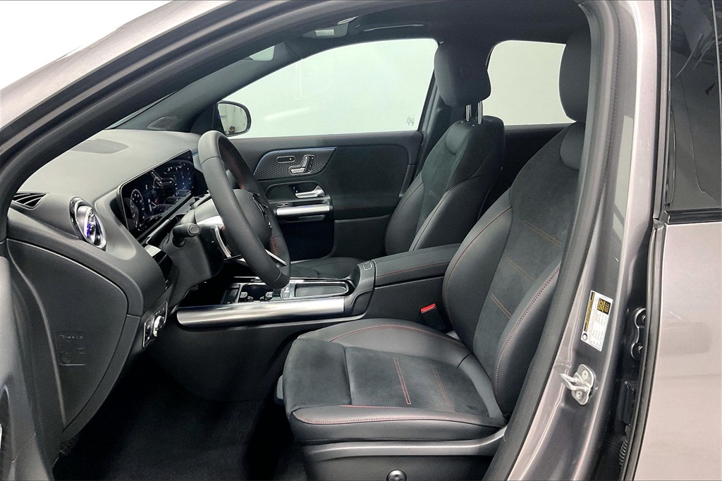 2025 Mercedes Benz GLA 250 photo 9