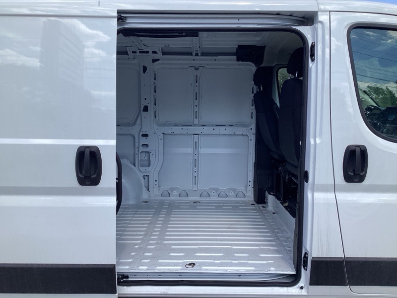 2025 Ram ProMaster 1500 Tradesman photo 9