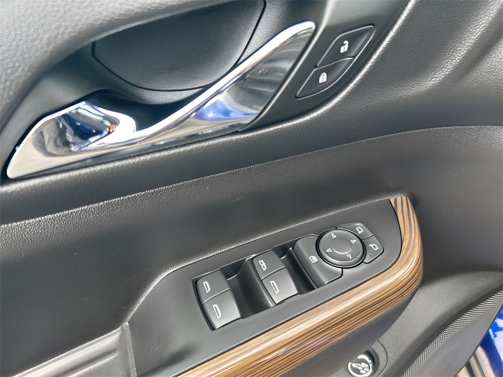 2023 Gmc Acadia SLE photo 2