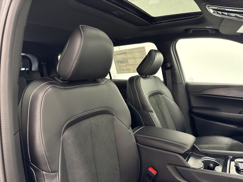 2025 Jeep Grand Cherokee Altitude X photo 14
