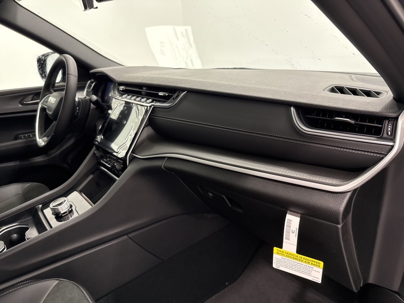 2025 Jeep Grand Cherokee Altitude X photo 16