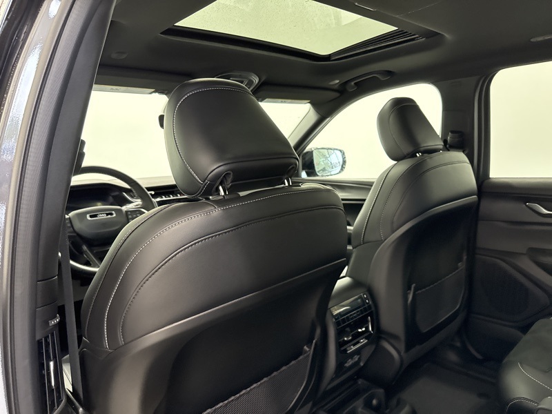 2025 Jeep Grand Cherokee Altitude X photo 19