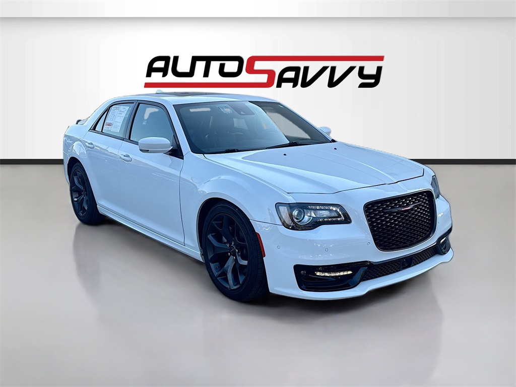2023 Chrysler 300 S's photo