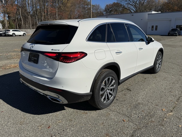 2026 Mercedes Benz GLC 300 4MATIC photo 3