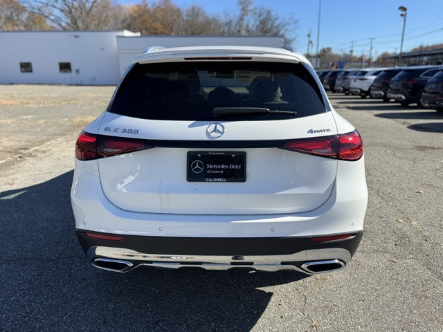 2026 Mercedes Benz GLC 300 4MATIC photo 4