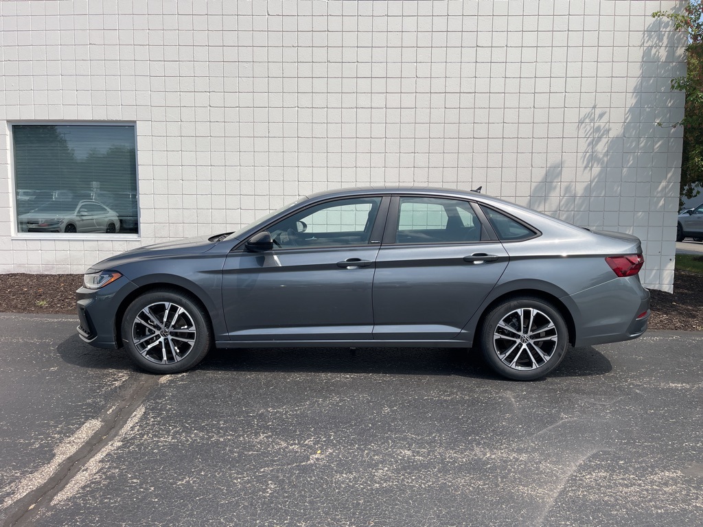 2025 Volkswagen Jetta 1.5T Sport photo 2