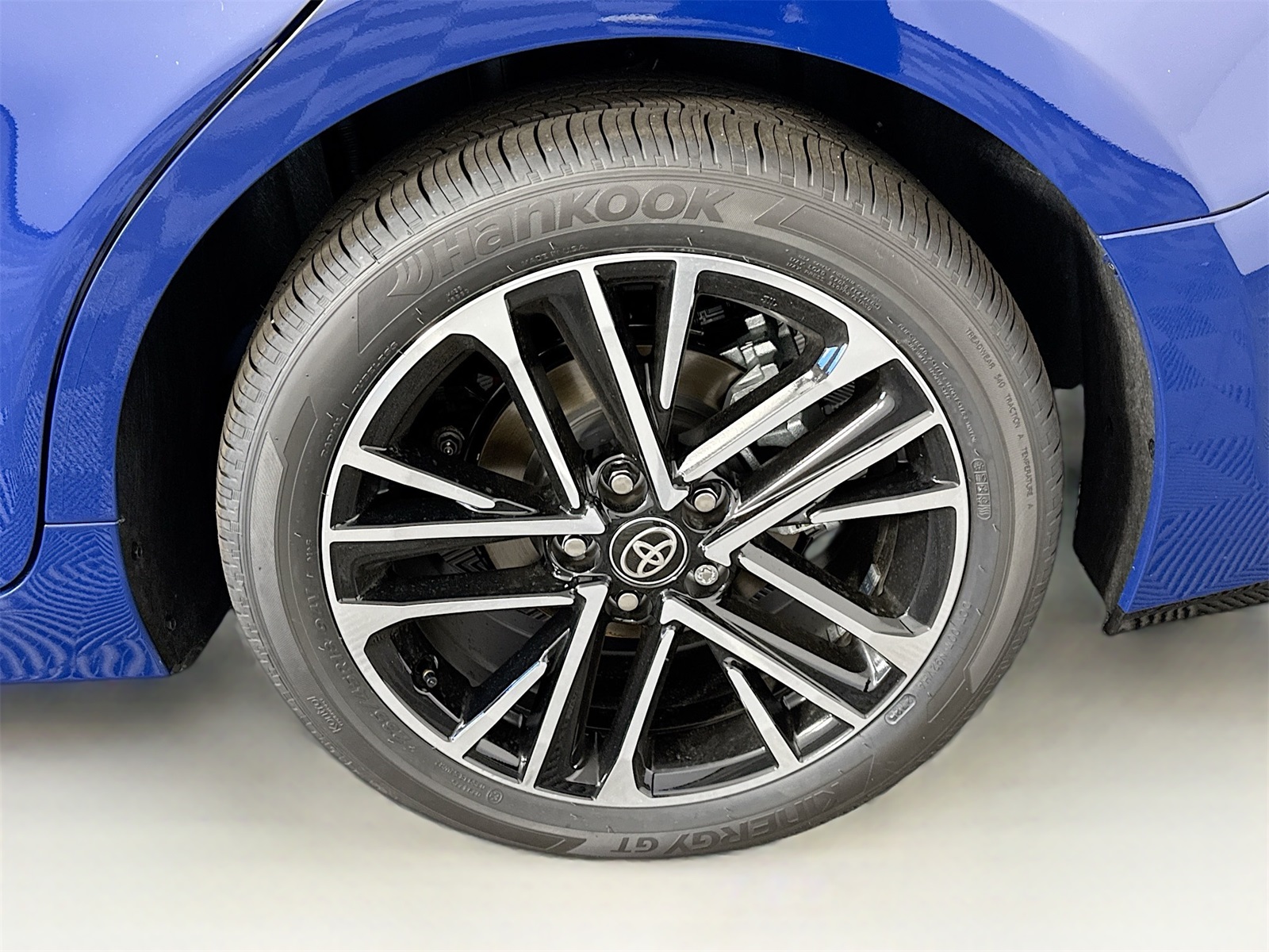 2025 Toyota Camry XLE photo 14