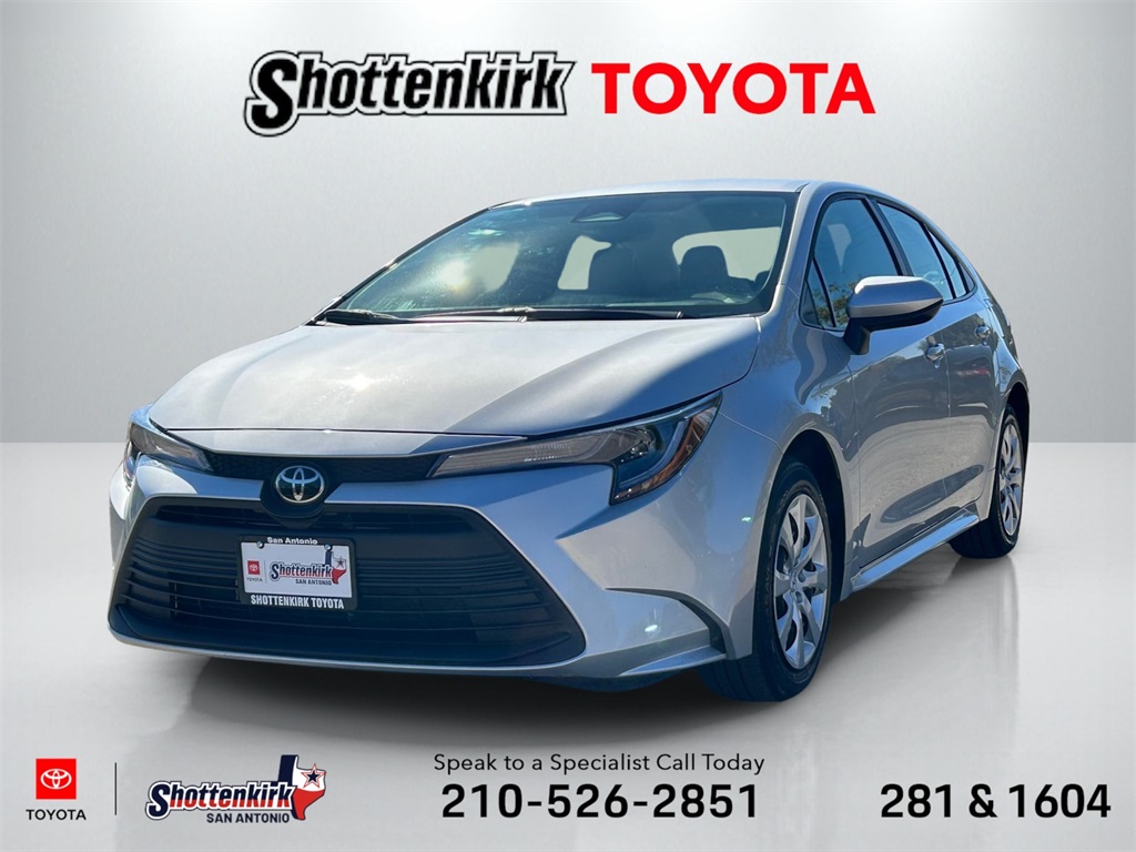2025 Toyota Corolla LE's photo