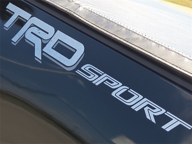 2017 Toyota Tacoma TRD Sport photo 8