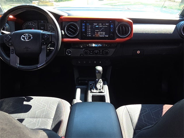 2017 Toyota Tacoma TRD Sport photo 9
