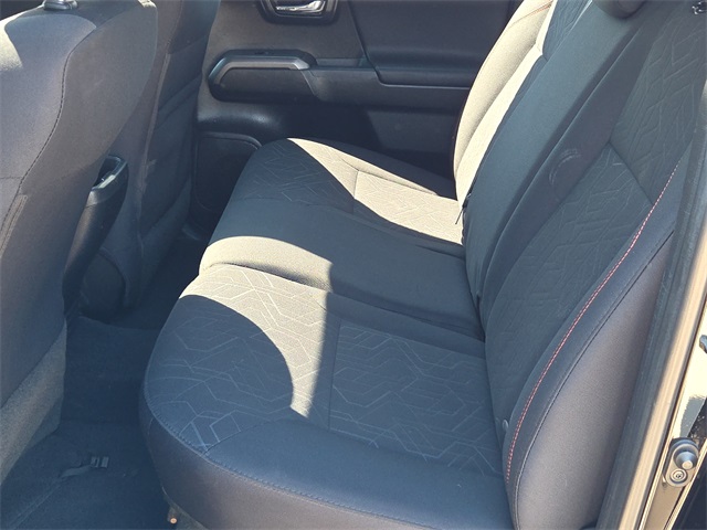 2017 Toyota Tacoma TRD Sport photo 13