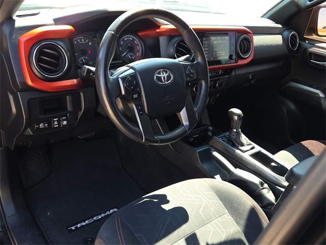 2017 Toyota Tacoma TRD Sport photo 14