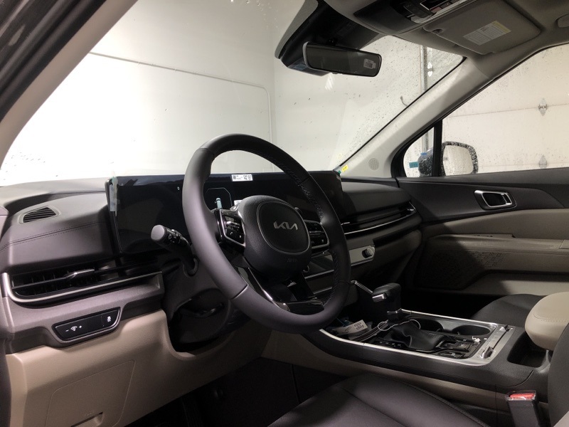 2026 Kia Carnival SX photo 14