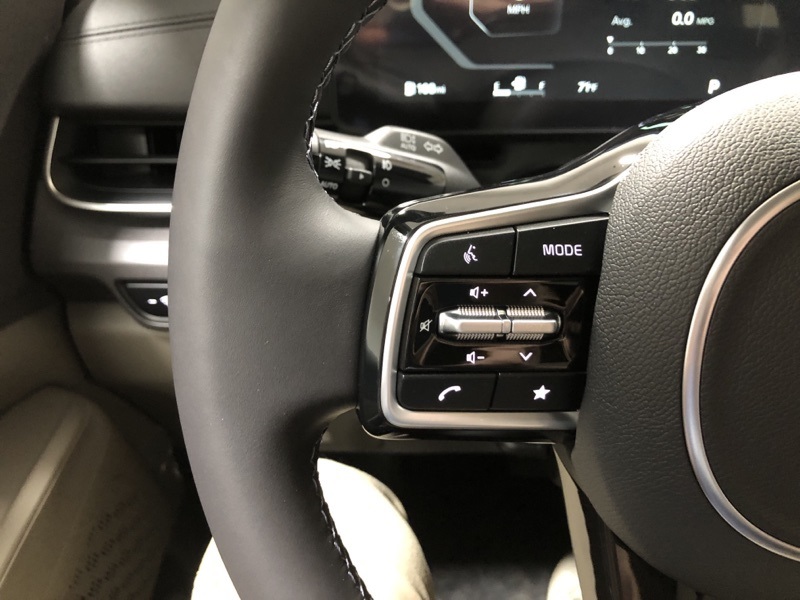 2026 Kia Carnival SX photo 18