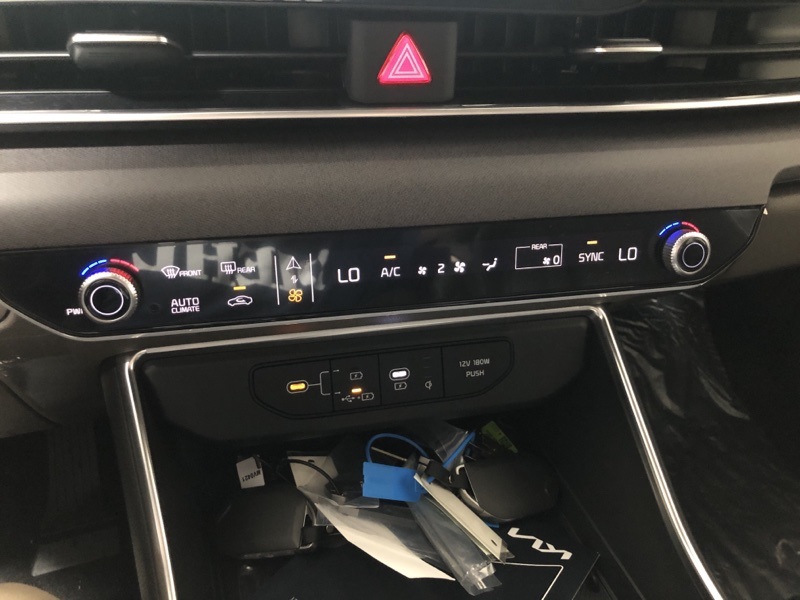 2026 Kia Carnival SX photo 25