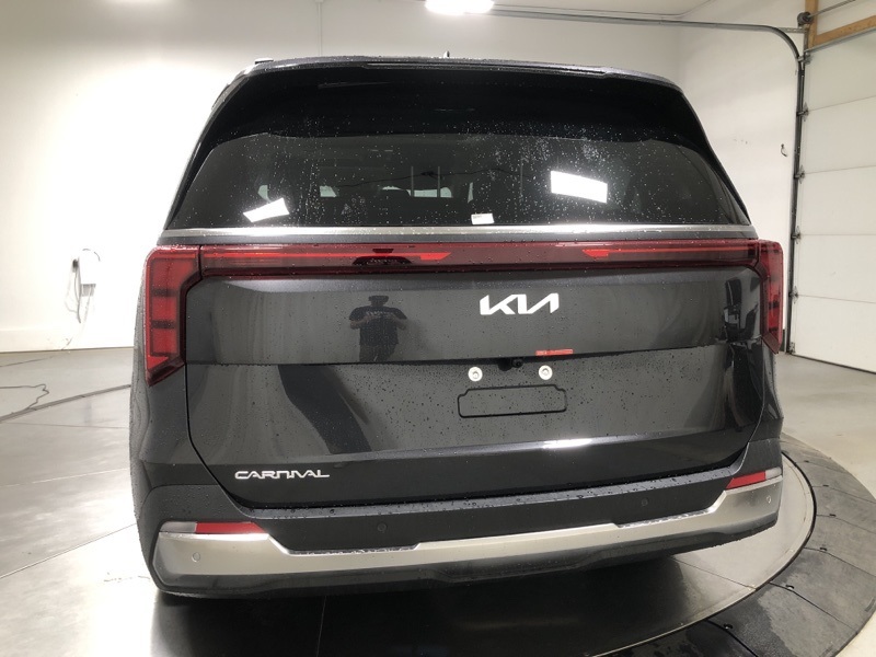 2026 Kia Carnival SX photo 5
