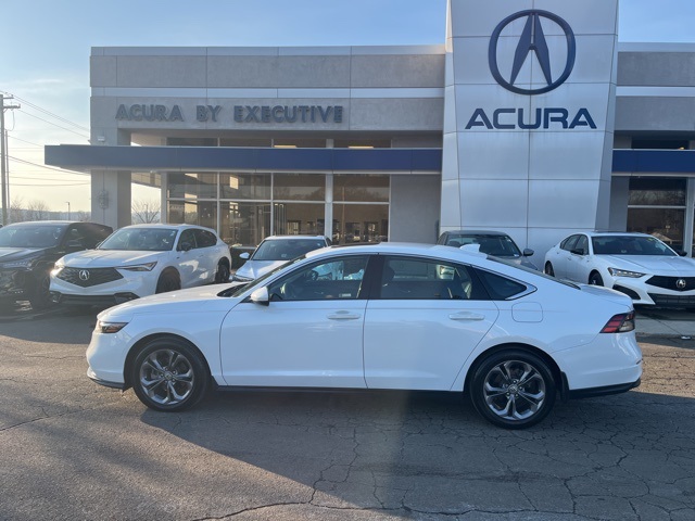 2023 Honda Accord EX's photo