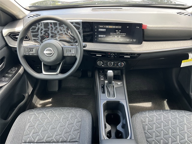 2025 Nissan Kicks SV photo 2