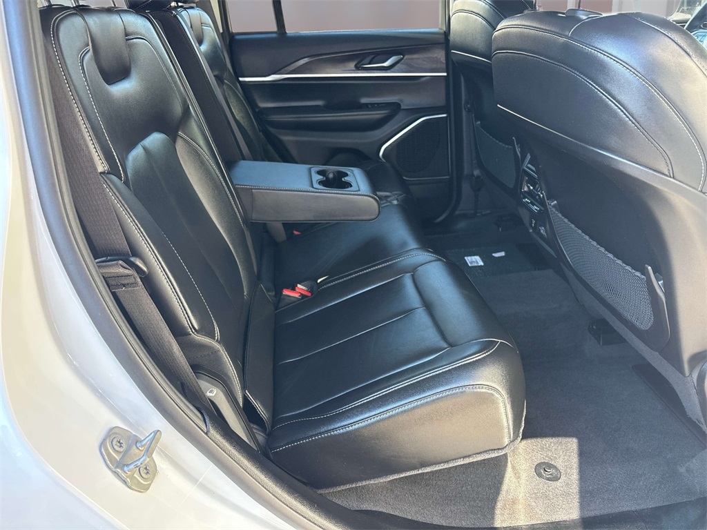 2022 Bright White Clearcoat Jeep Grand Cherokee Limited 4X4 SUV