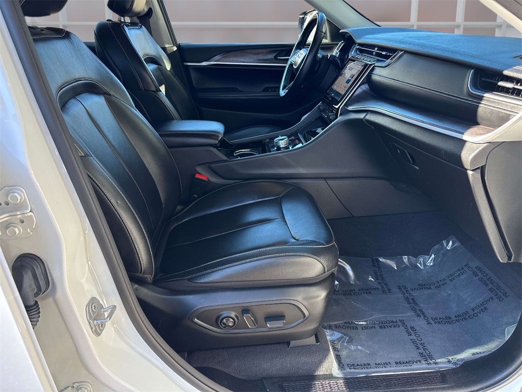 2022 Bright White Clearcoat Jeep Grand Cherokee Limited 4X4 SUV