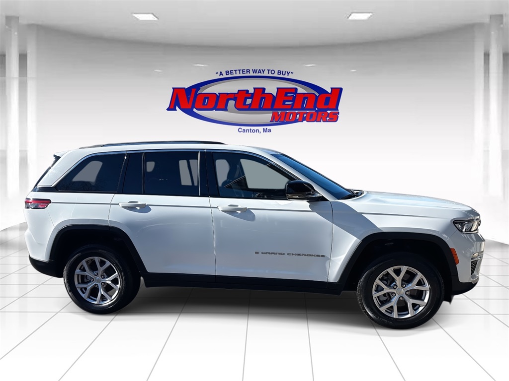 2022 Bright White Clearcoat Jeep Grand Cherokee Limited 4X4 SUV