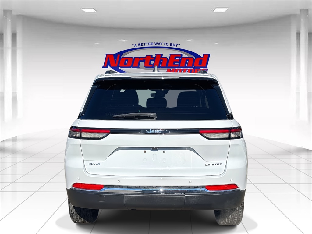 2022 Bright White Clearcoat Jeep Grand Cherokee Limited 4X4 SUV