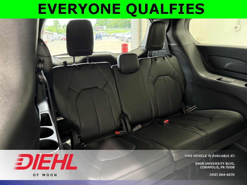 2025 Chrysler Pacifica photo 11