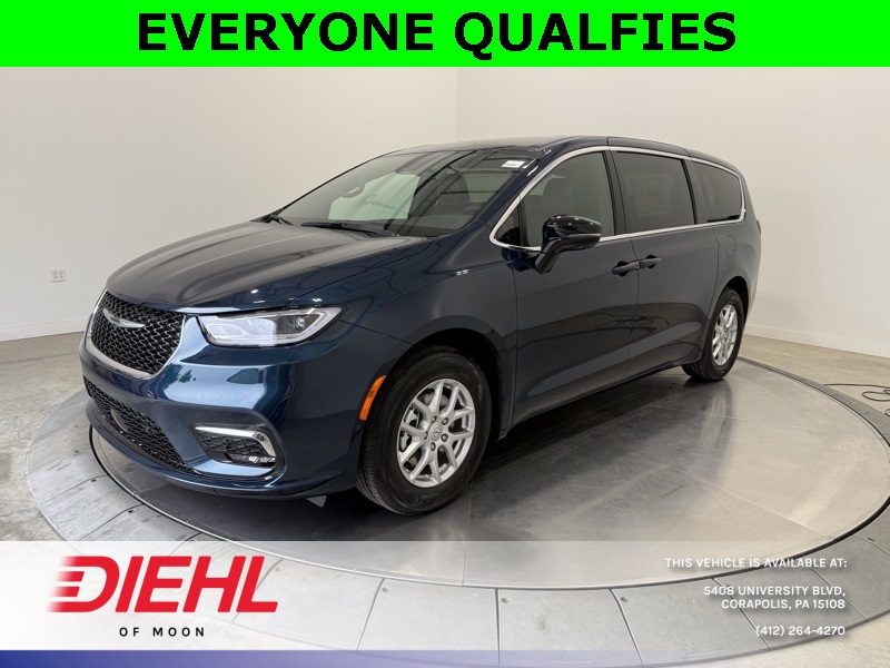 2025 Chrysler Pacifica photo 3