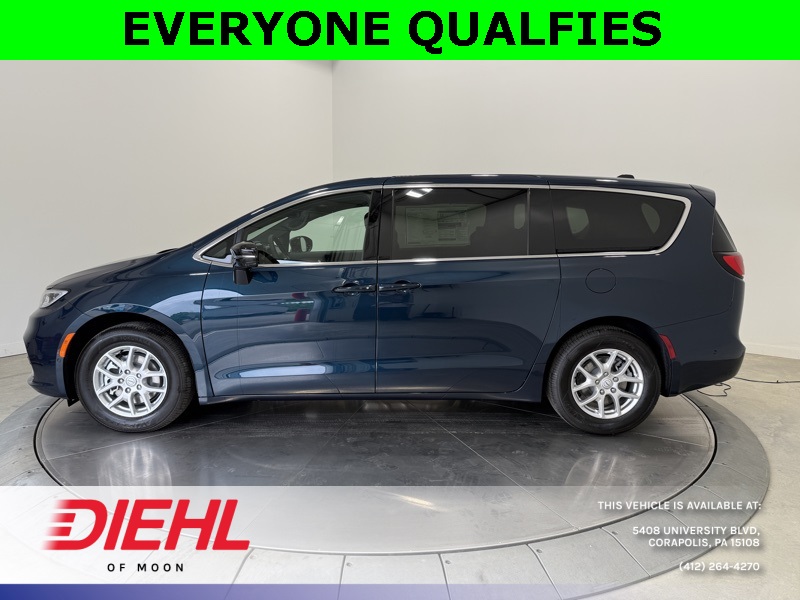 2025 Chrysler Pacifica photo 4