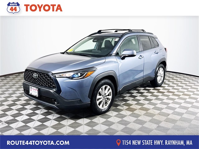 2024 Toyota Corolla Cross LE's photo