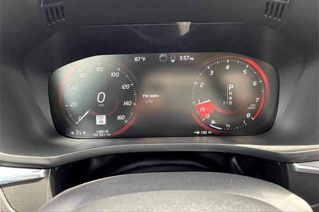 2020 Black Volvo XC60 T5 Momentum AWD SUV